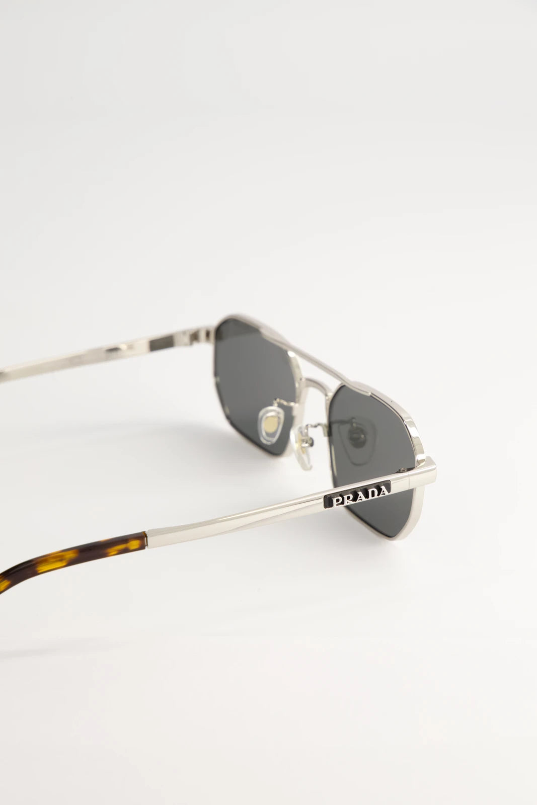 Lentes de Sol Prada Metal Silver SPRD53