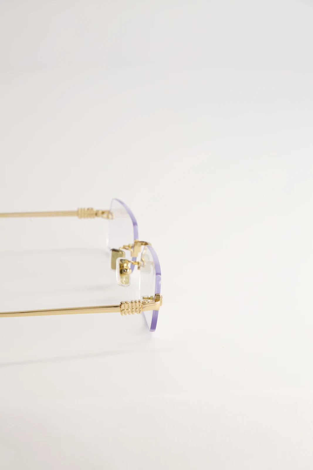 Lentes de Sol Miu Miu Logo Gold SMUB50