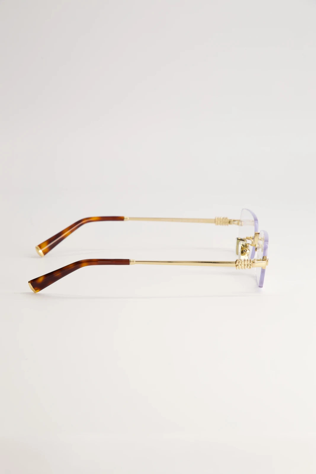 Lentes de Sol Miu Miu Logo Gold SMUA54