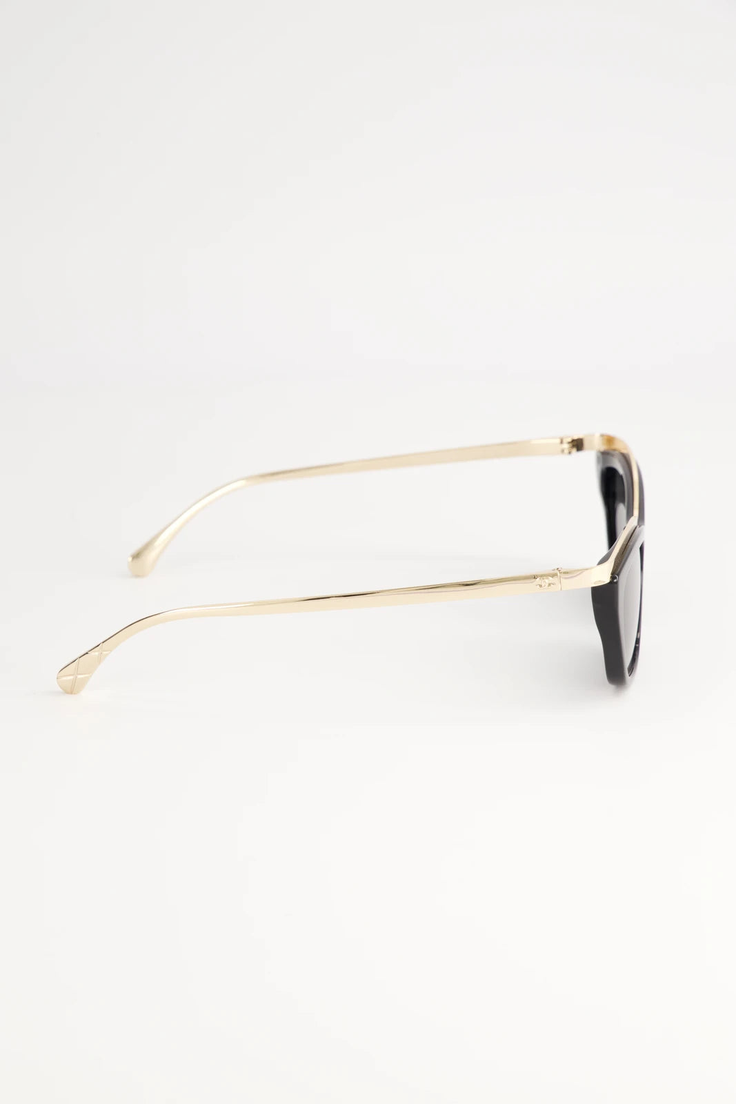 Lentes de Sol Chanel Shield A71795 Black Gray