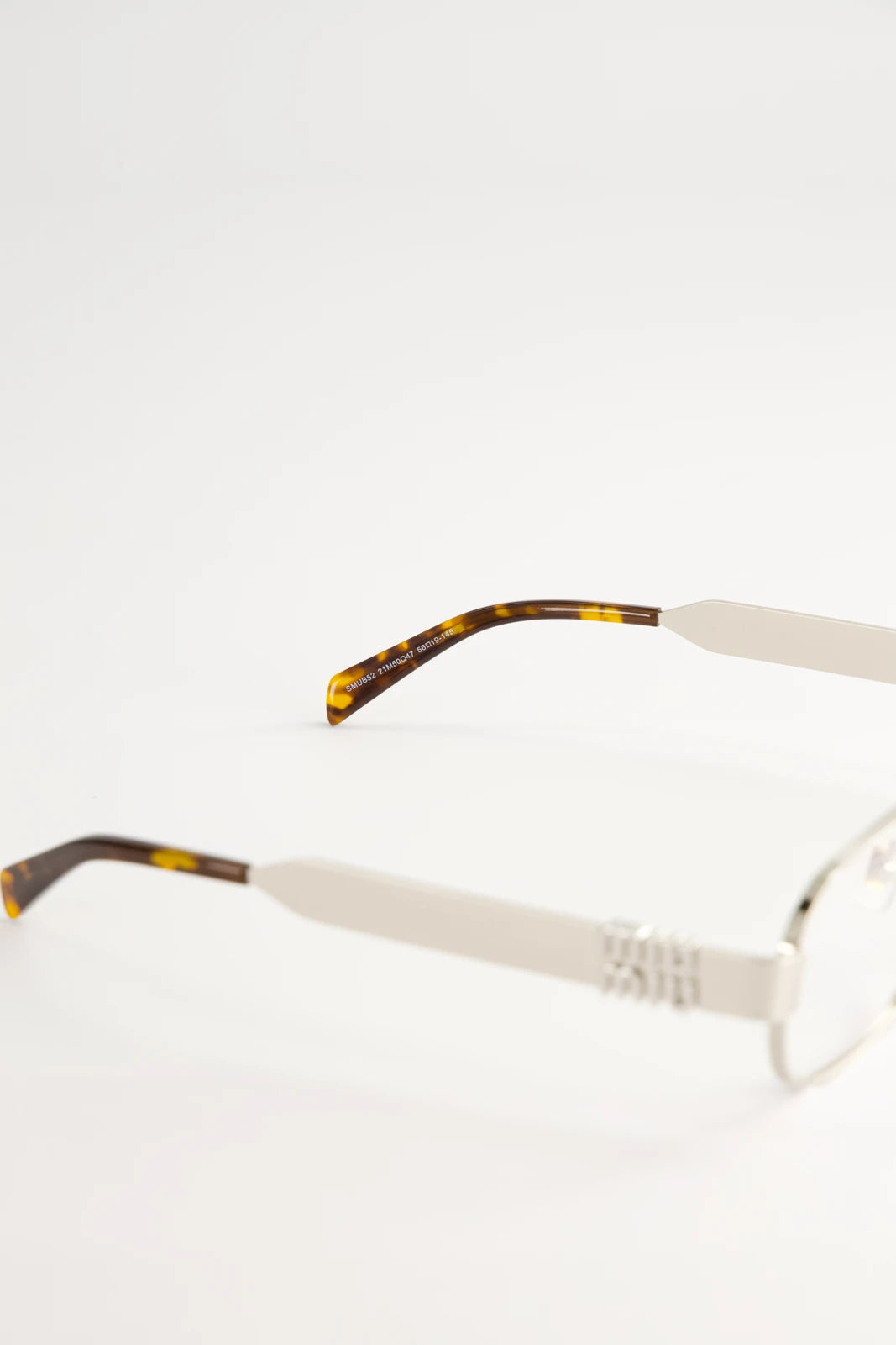 Lentes de Sol Miu Miu Envie Antique Silver SMUC52