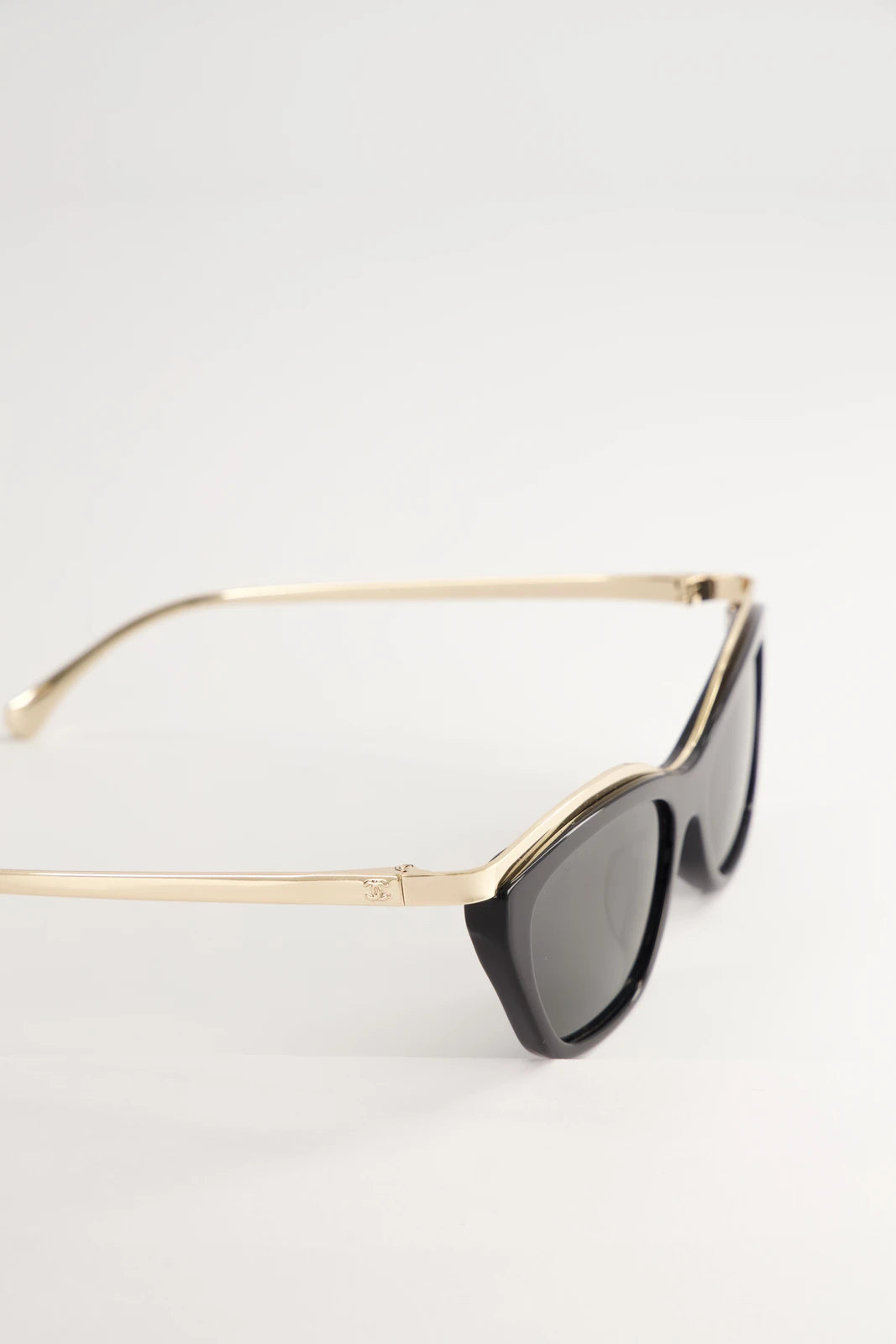 Lentes de Sol Chanel Shield A71795 Black Gray