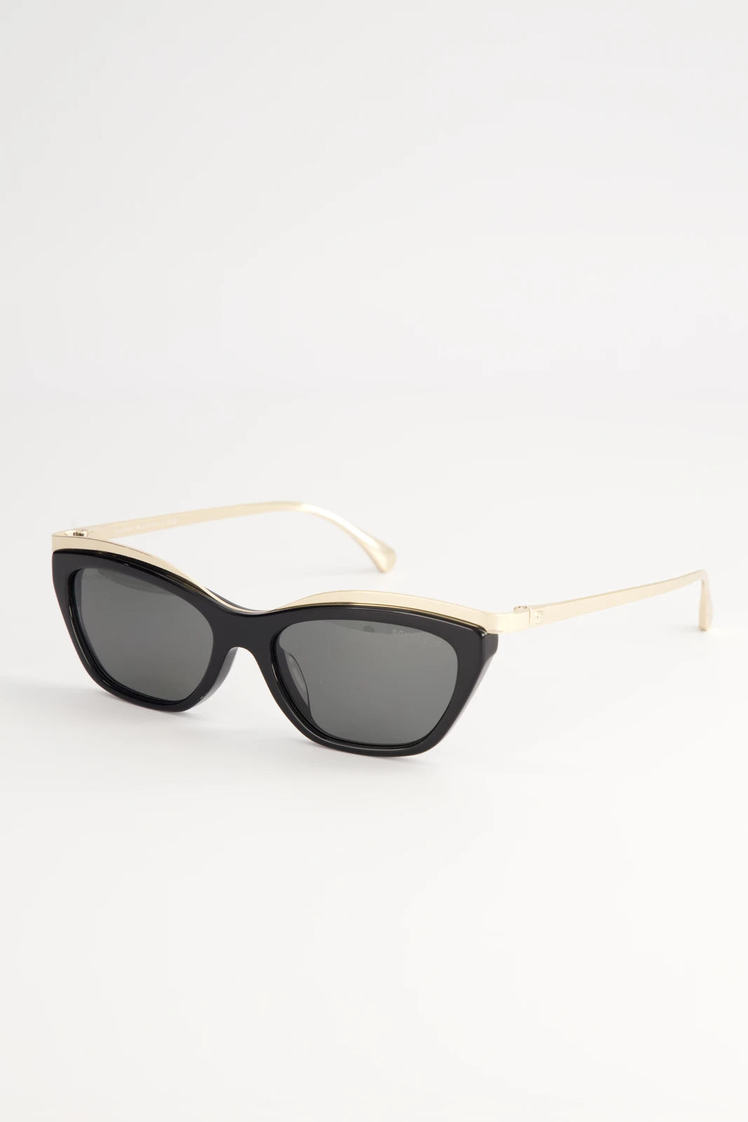 Lentes de Sol Chanel Shield A71795 Black Gray